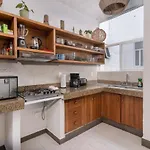 Simply Comfort Stylish Las Palmas Apartments With Pool